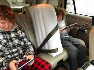 Jet Creations Inflatable Car Backseat Divider - seperates Children so no More Back seat Fights, and Simple to Install.