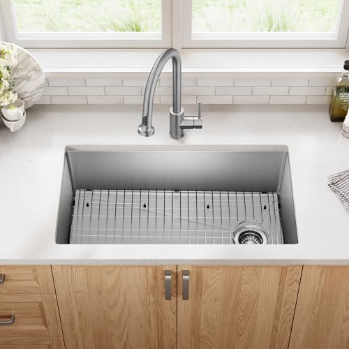 Stainless Steel 33 in 18 Gauge Undermount Sink KHU640