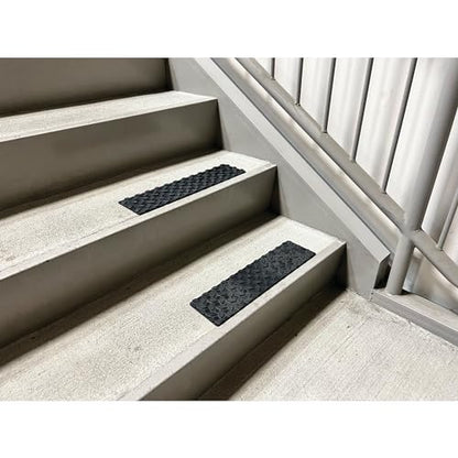 W1893 4 x 15.5 in. Adhesive Rubber Step Mats