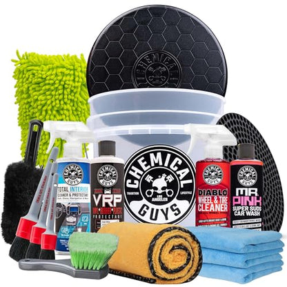 17 Piece Car Detailing Kit (64 Fl Oz)