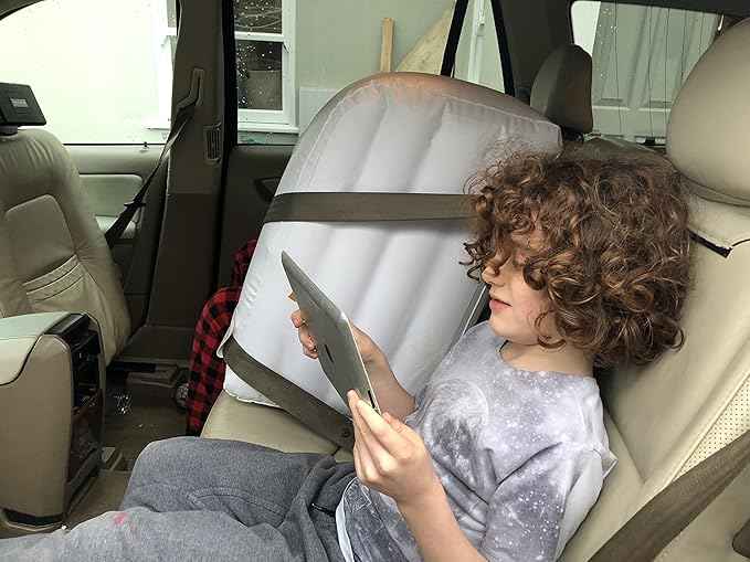 Jet Creations Inflatable Car Backseat Divider - seperates Children so no More Back seat Fights, and Simple to Install.