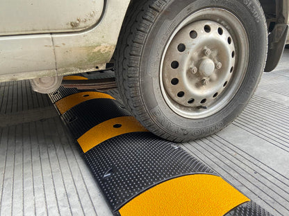 Rubber Speed Bump 6 Feet Rubber Driveway Modular Heavy Duty Speed 72.4 x 12 x 2.4 Inch Cable Protector Ramp for Garage Gravel Roads Asphalt Concrete (2 pack 6ft speed bump)