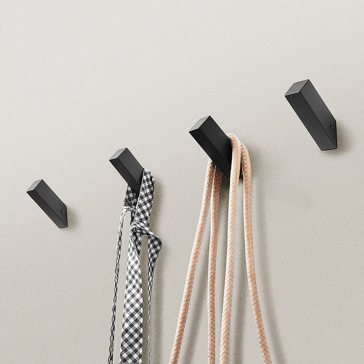 Black Towel Hooks (Black / 6 Pack)